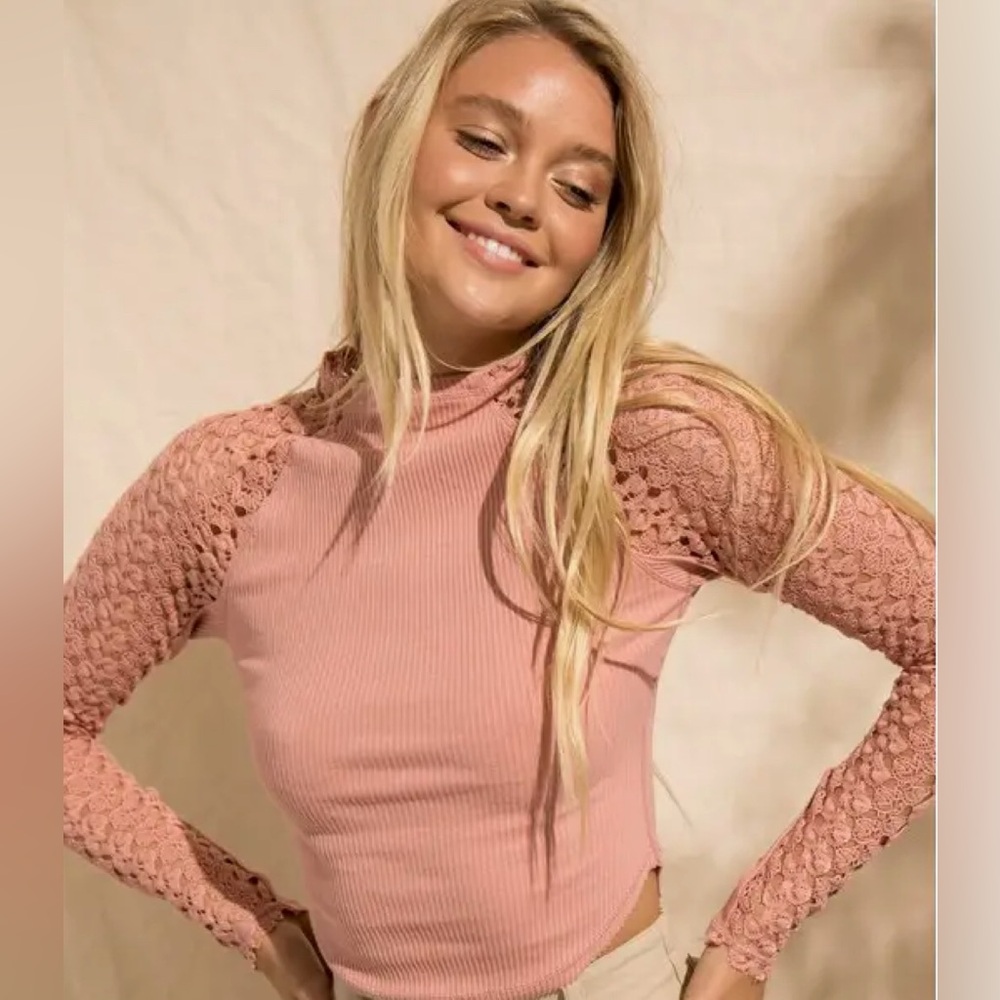 Pink Lace Sleeve Ribbed Top